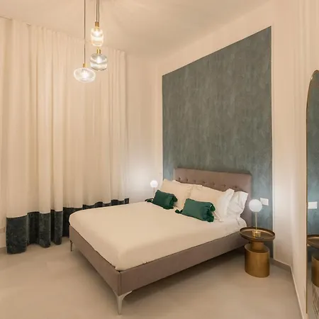 Visi Di 4* Νάπολη